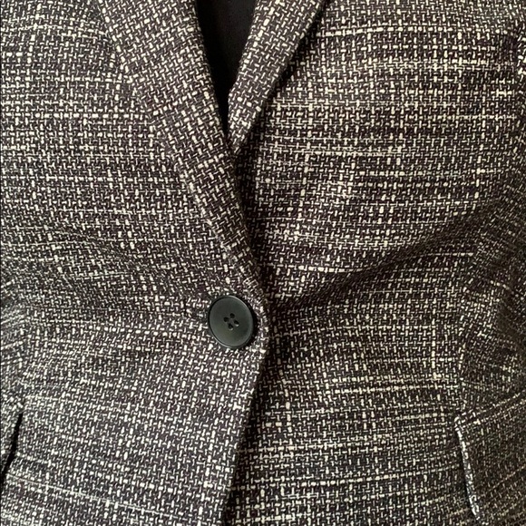 Blazer - Picture 4 of 6